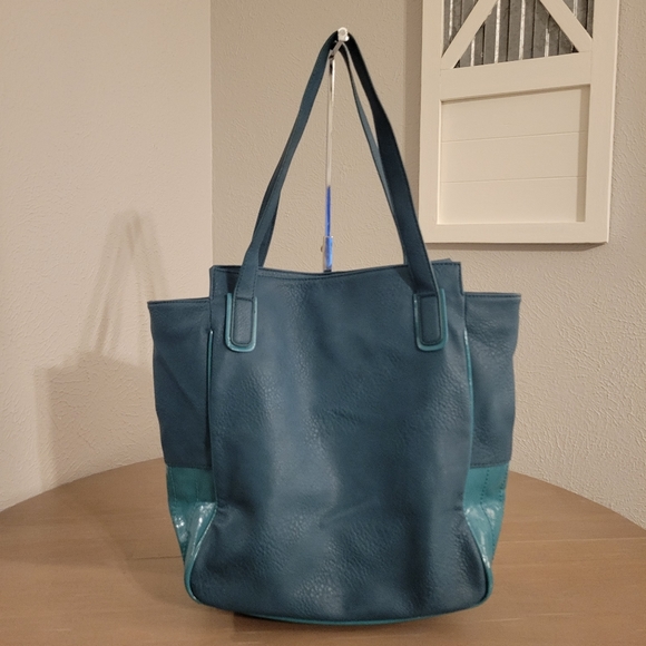 G by Guess Tote Bag - Picture 4 of 13